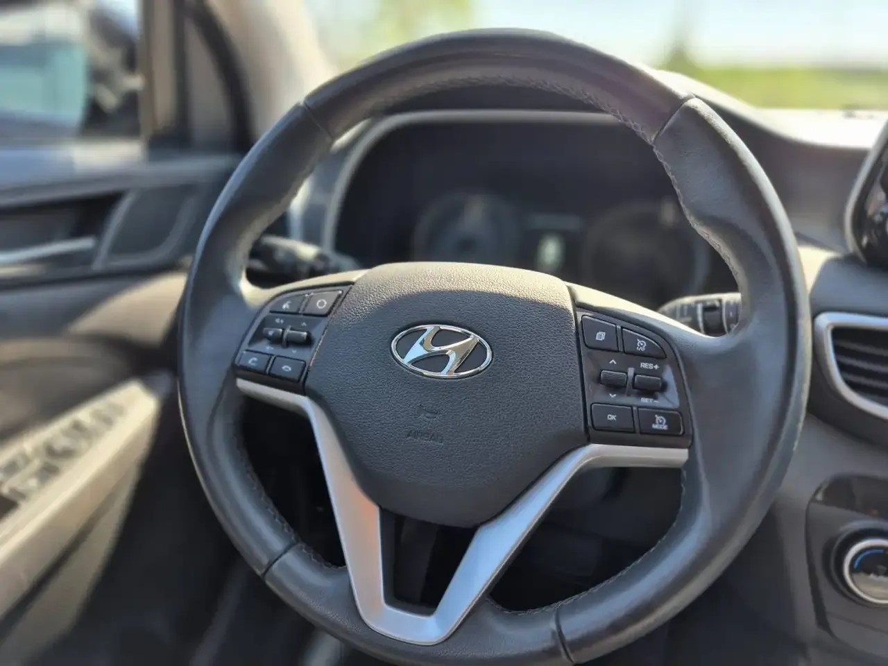 Hyundai TUCSON - 25