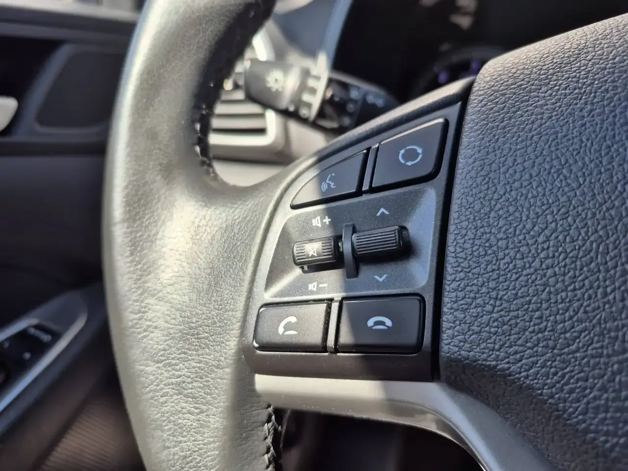 Hyundai TUCSON - 26