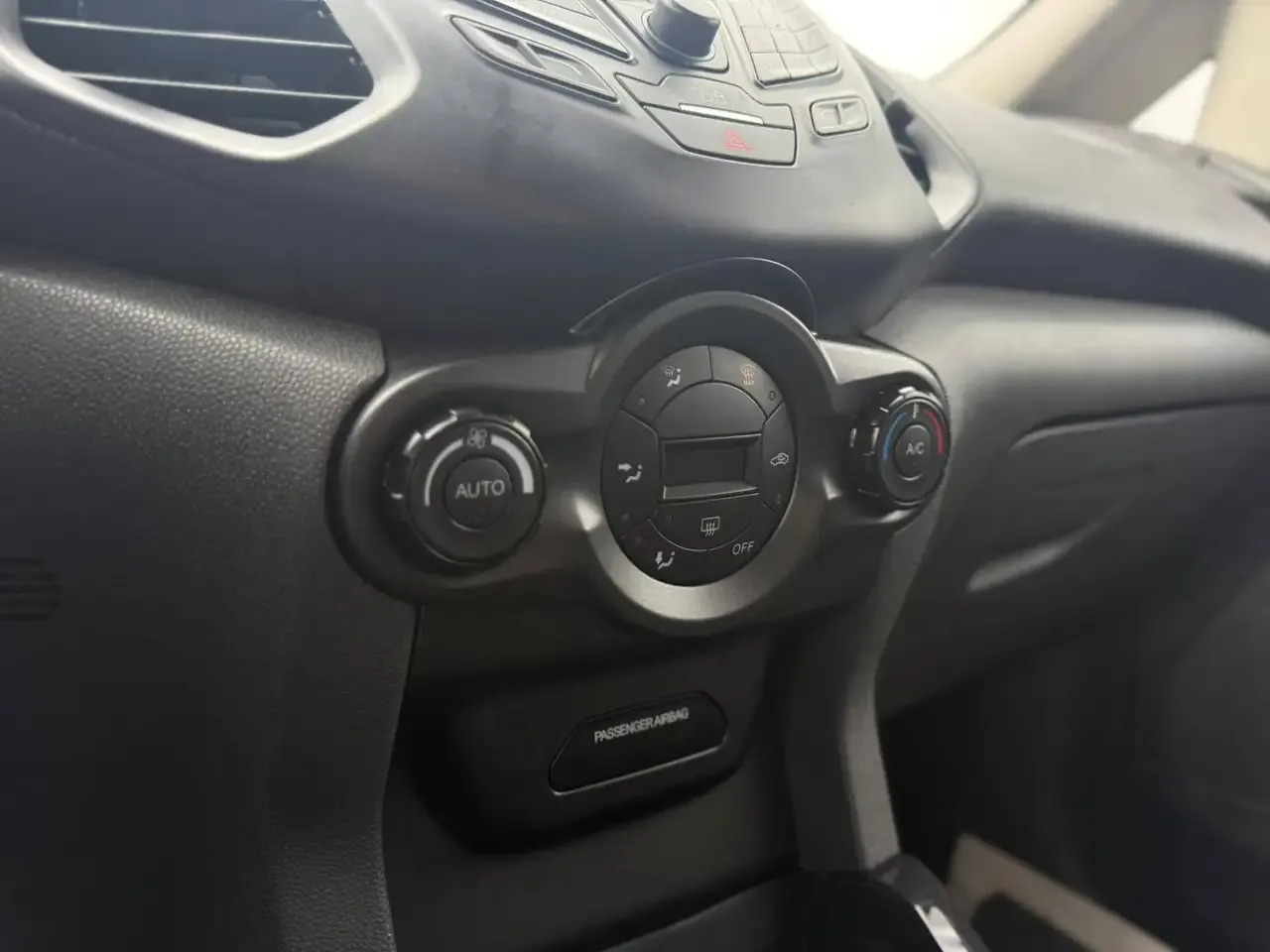 Ford EcoSport - 33