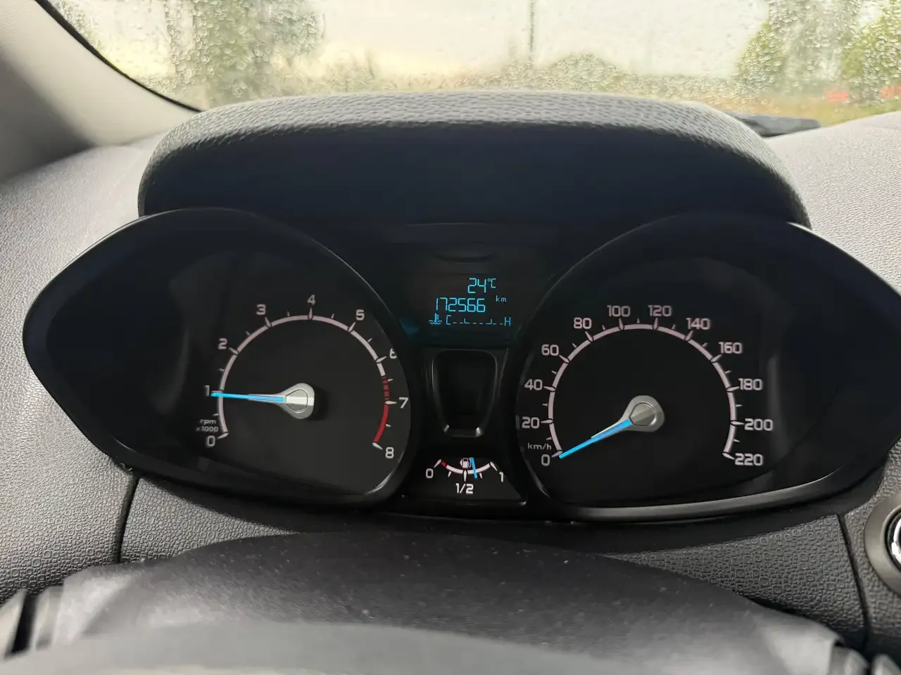 Ford EcoSport - 35