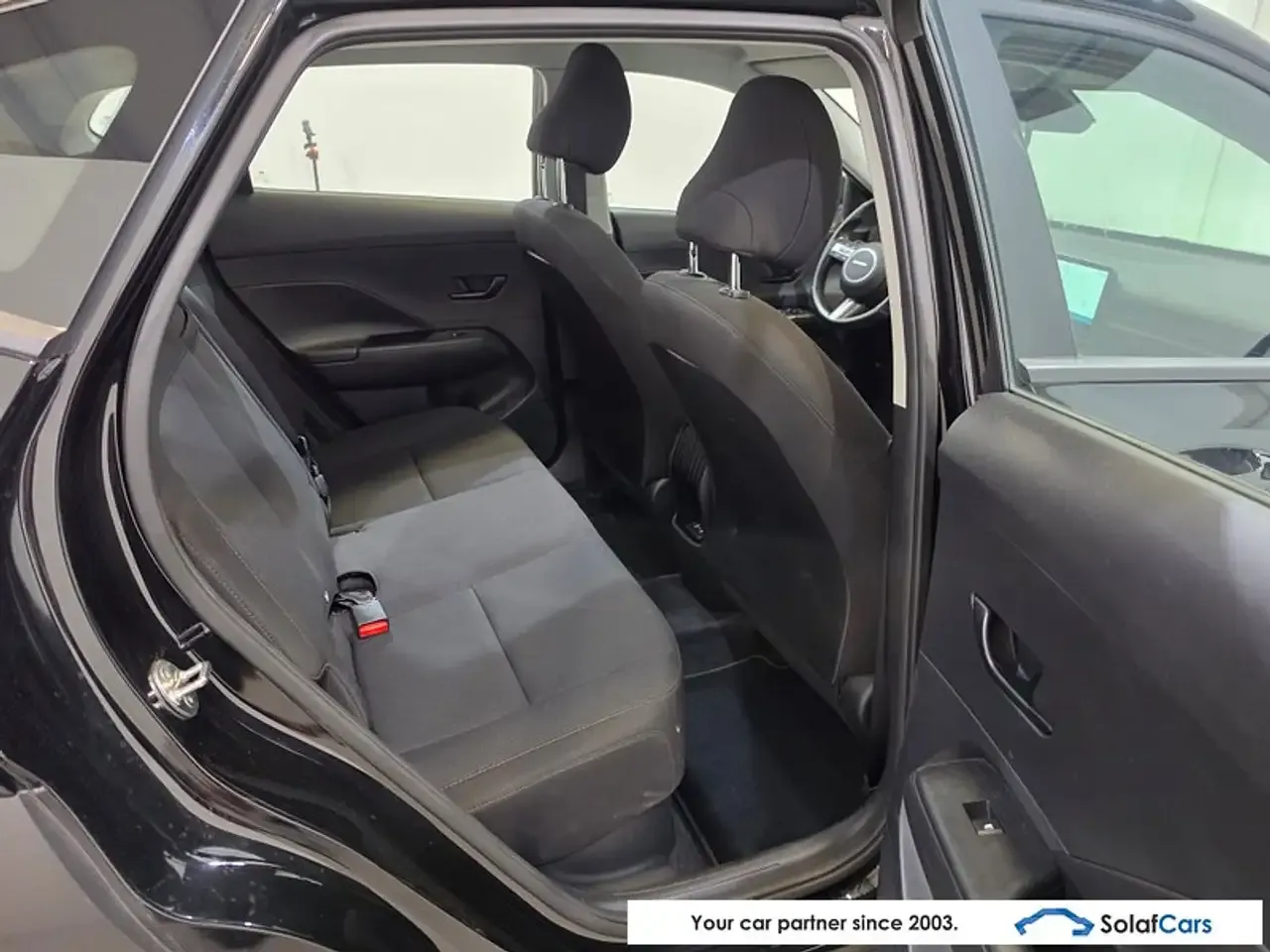 Hyundai KONA - 13