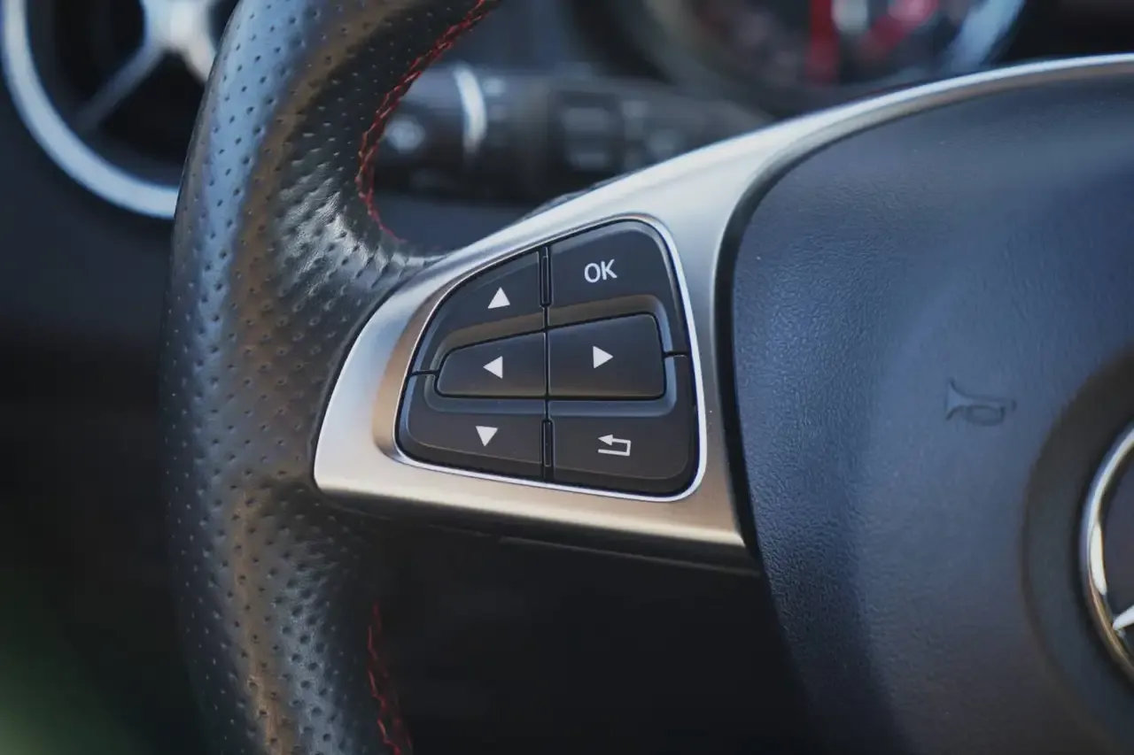 Mercedes-Benz CLA 200 - 25