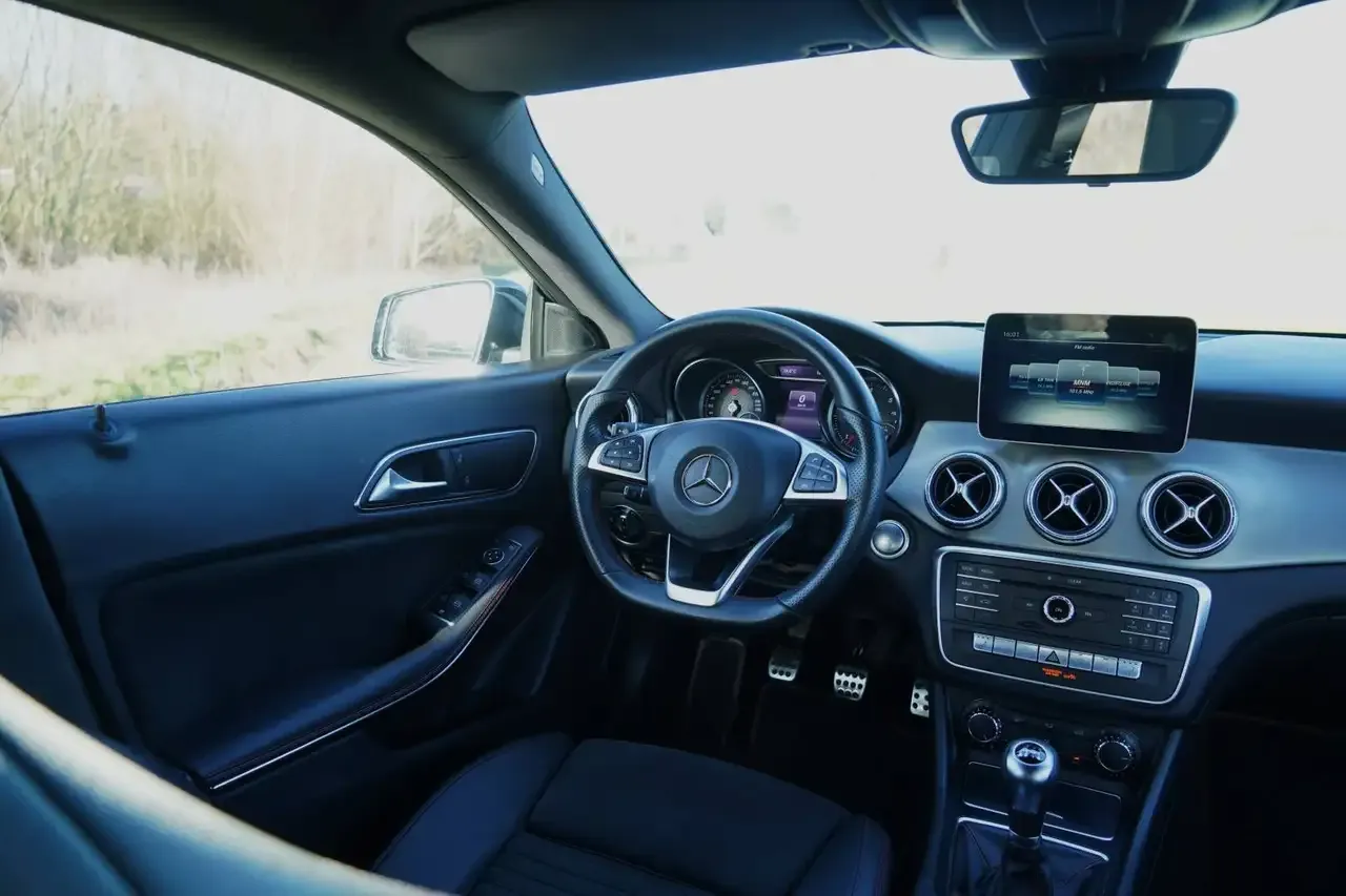 Mercedes-Benz CLA 200 - 36