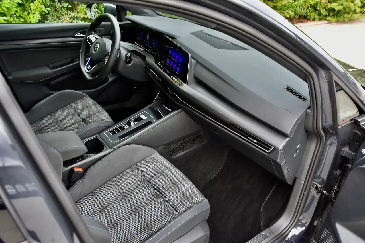 Volkswagen Golf - 12