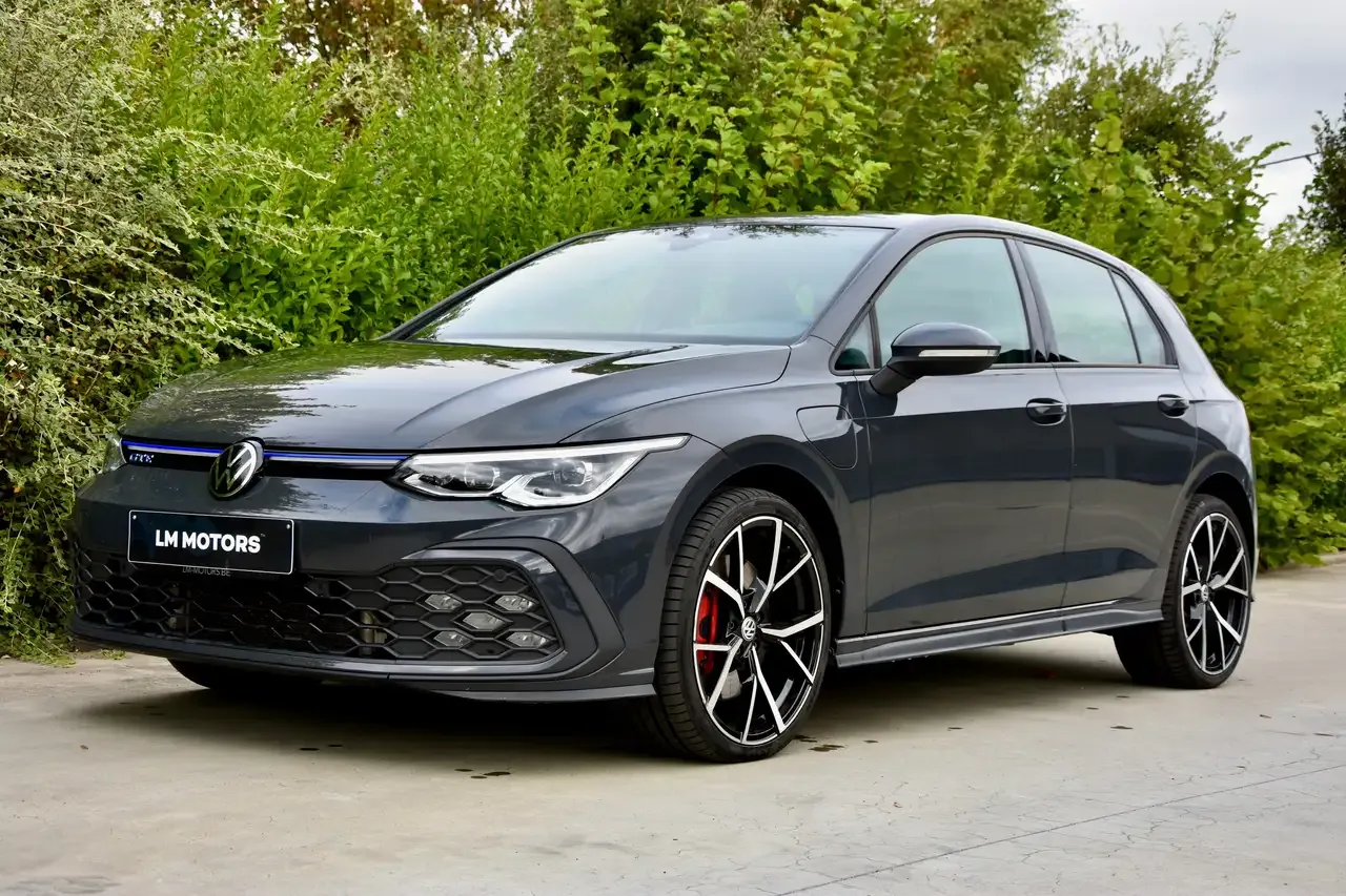 Volkswagen Golf - 2