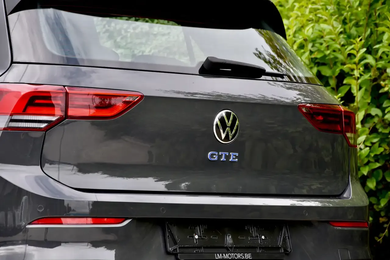 Volkswagen Golf - 22