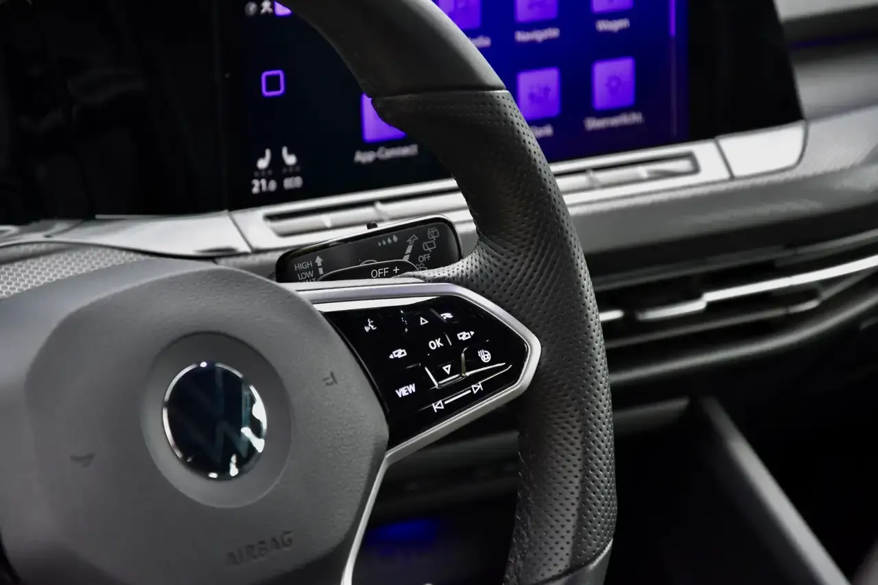 Volkswagen Golf - 9