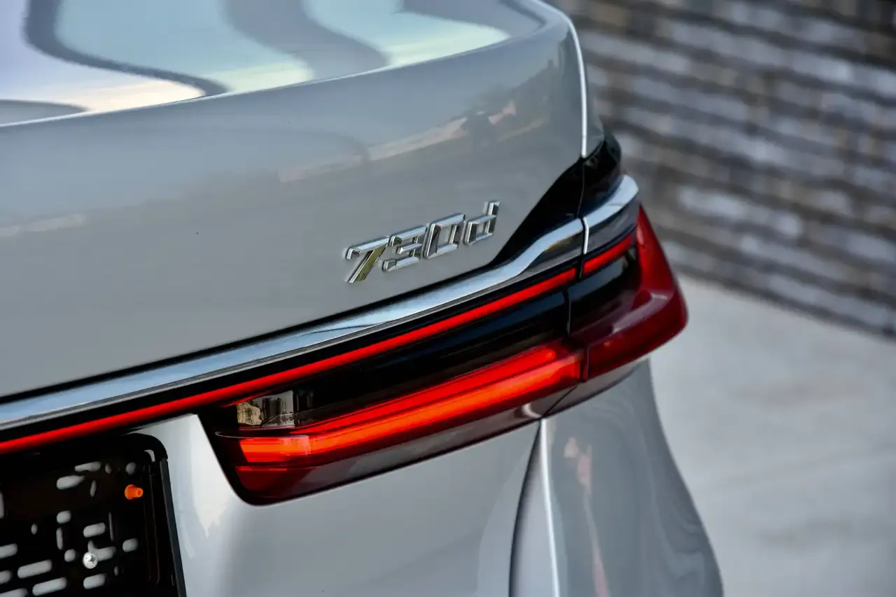 BMW 730 - 25