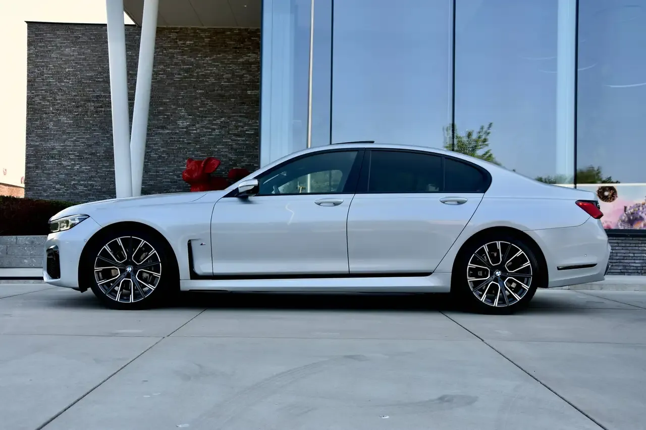 BMW 730 - 32