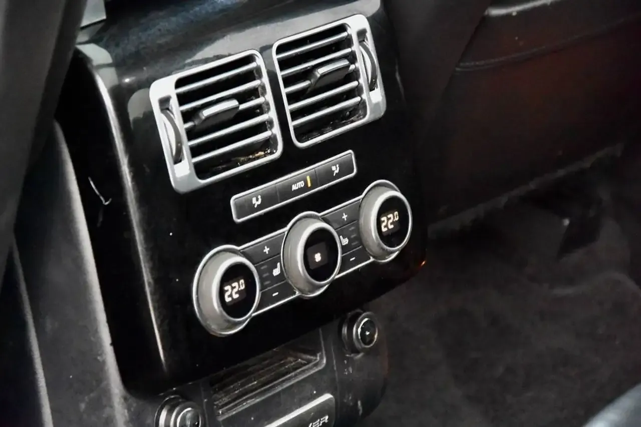 Land Rover Range Rover - 26