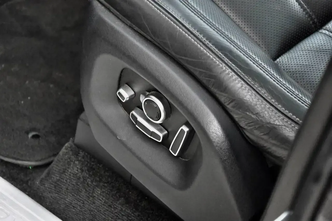 Land Rover Range Rover - 28