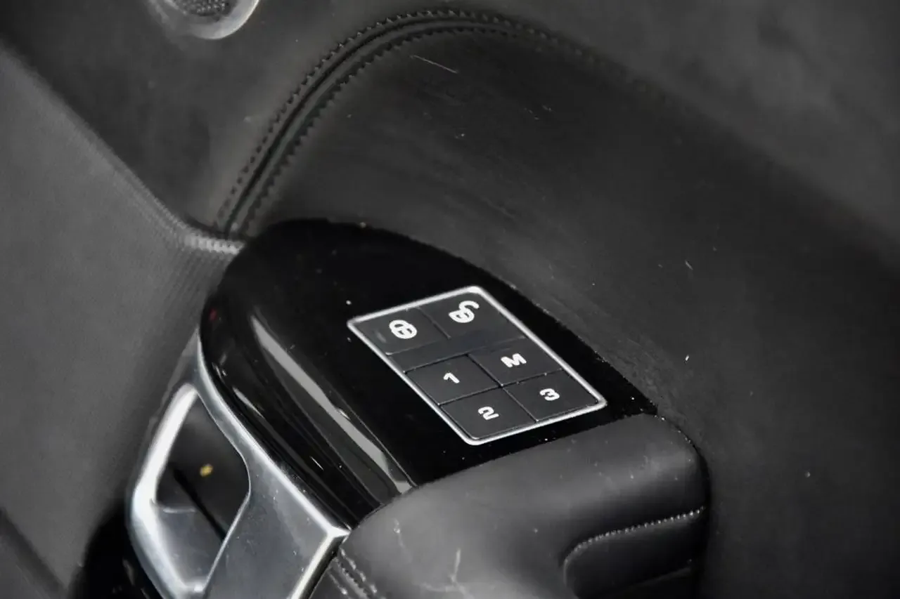 Land Rover Range Rover - 33