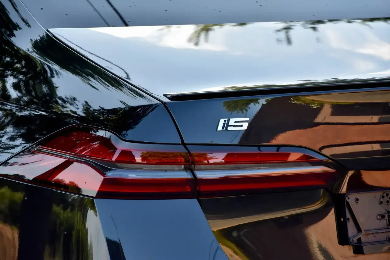 BMW i5 - 19