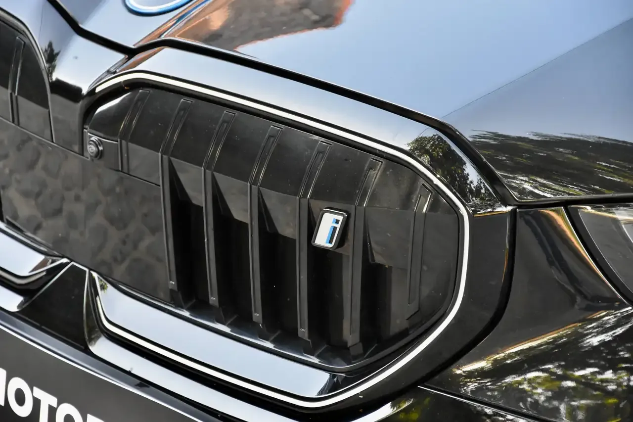 BMW i5 - 22