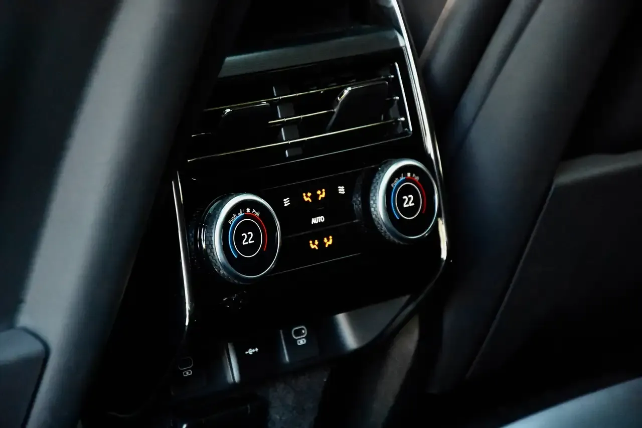 Land Rover Range Rover Sport - 28