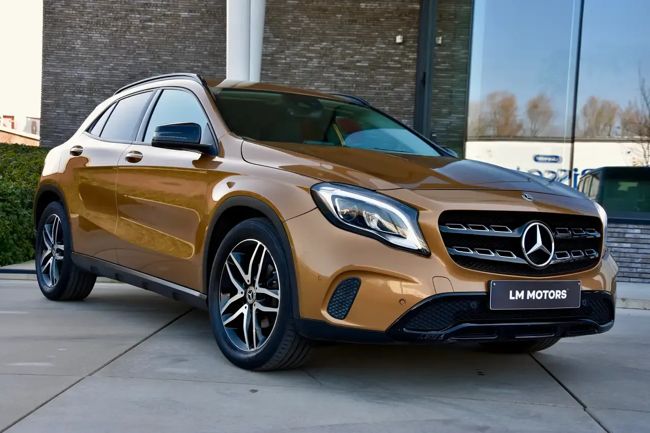 Mercedes-Benz GLA 200 - 18
