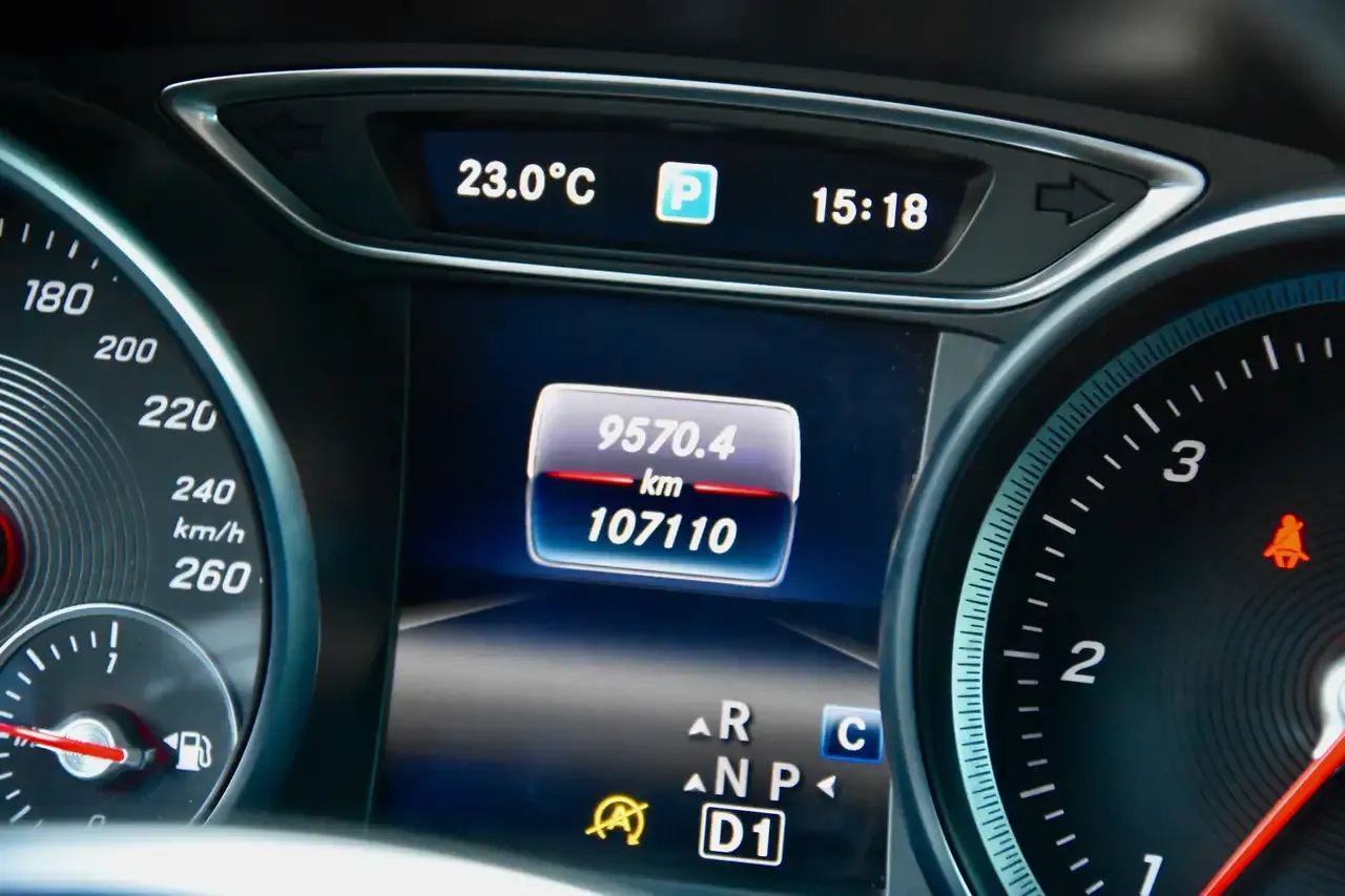 Mercedes-Benz GLA 200 - 2