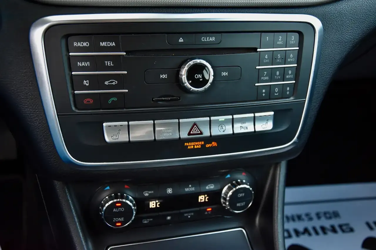 Mercedes-Benz GLA 200 - 5