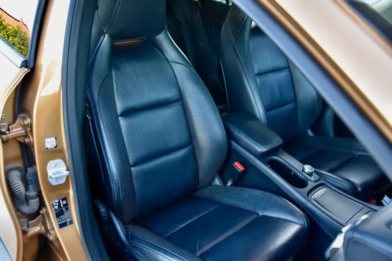Mercedes-Benz GLA 200 - 6