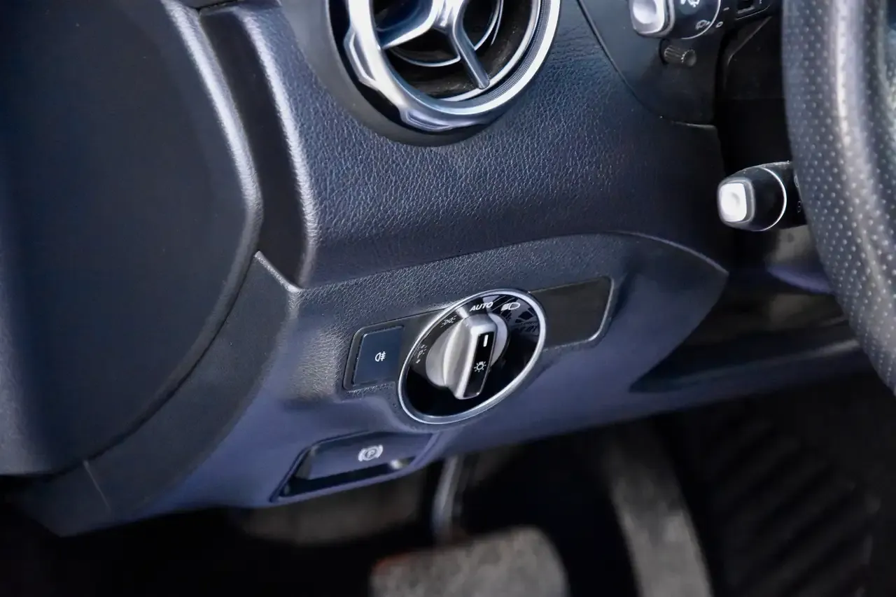 Mercedes-Benz GLA 200 - 7