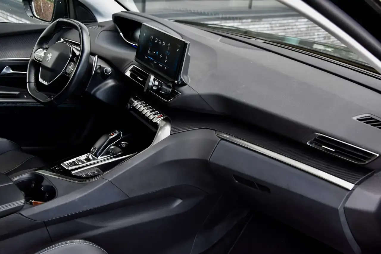Peugeot 3008 - 17