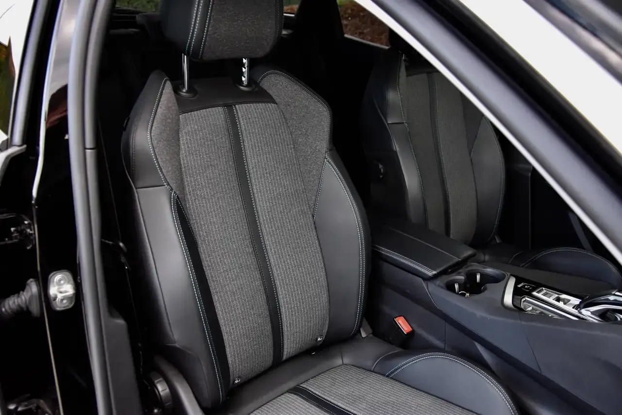 Peugeot 3008 - 18