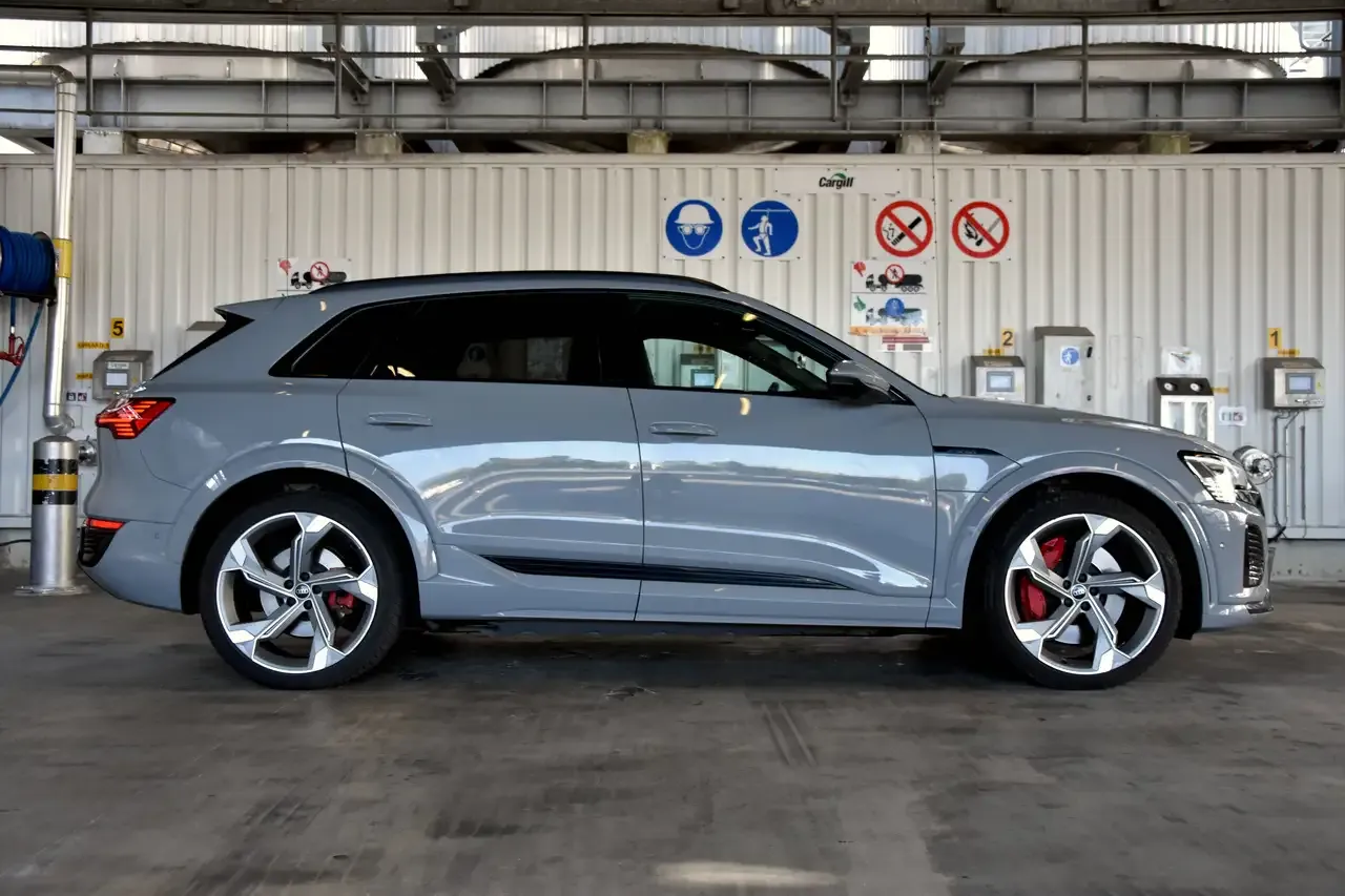 Audi SQ8 e-tron - 13