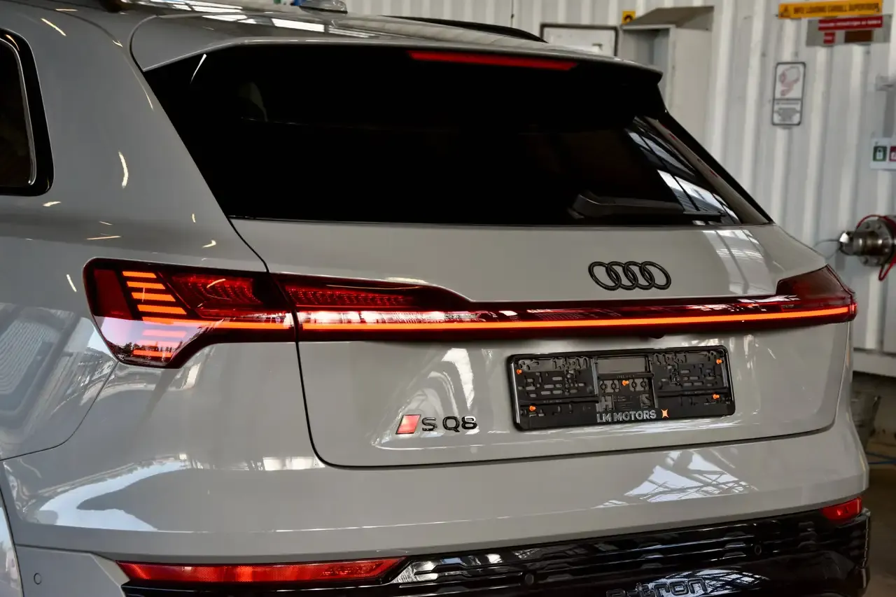 Audi SQ8 e-tron - 17