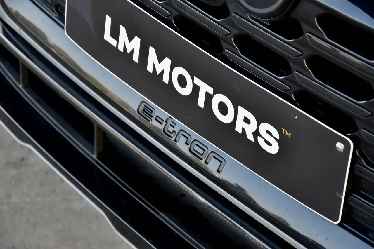 Audi SQ8 e-tron - 25