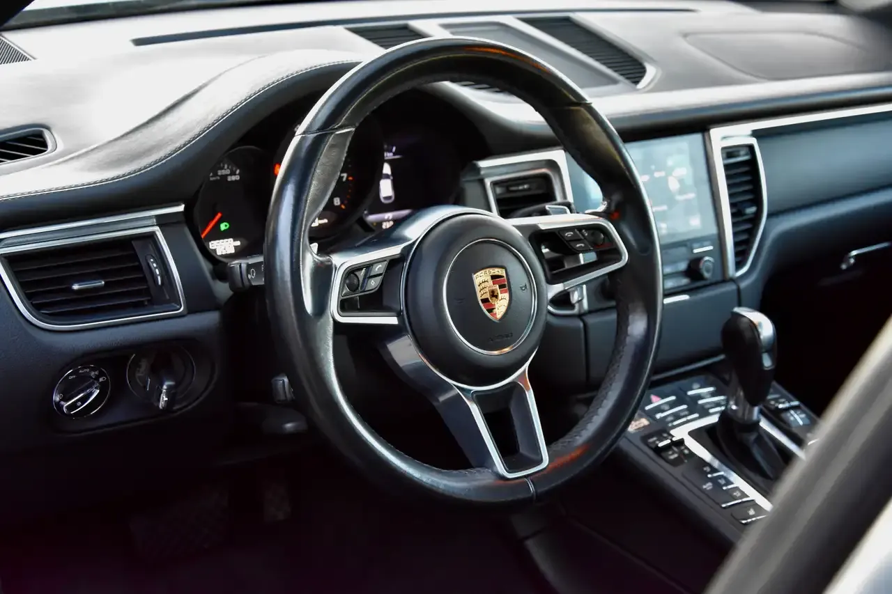 Porsche Macan - 3