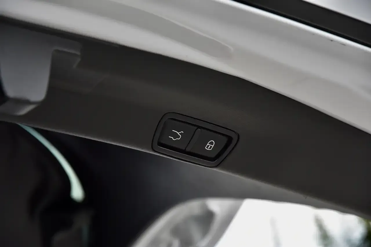 Alfa Romeo Stelvio - 13