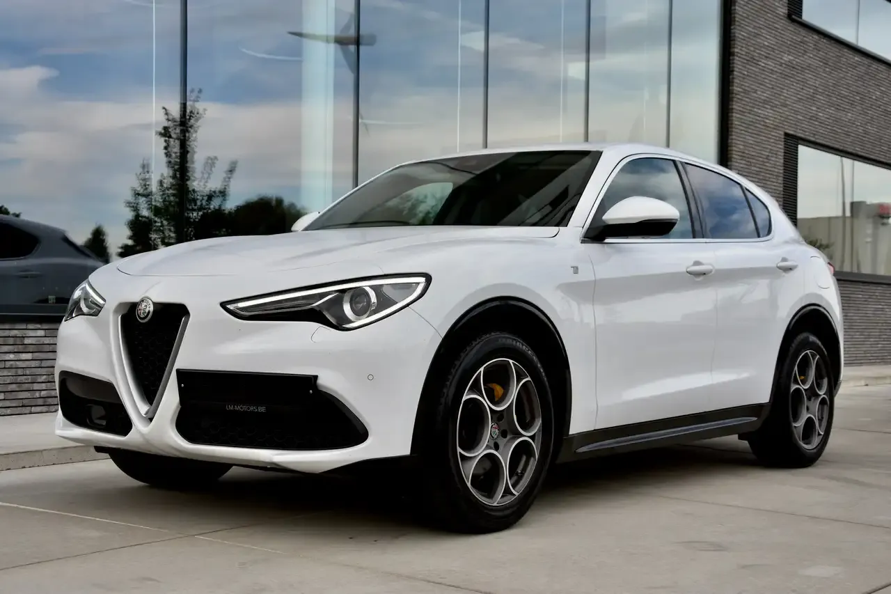 Alfa Romeo Stelvio - 2