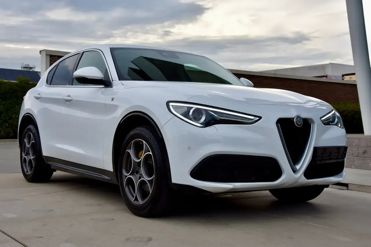Alfa Romeo Stelvio - 21