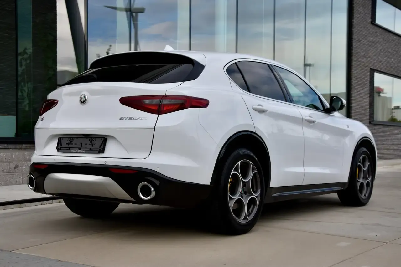 Alfa Romeo Stelvio - 23