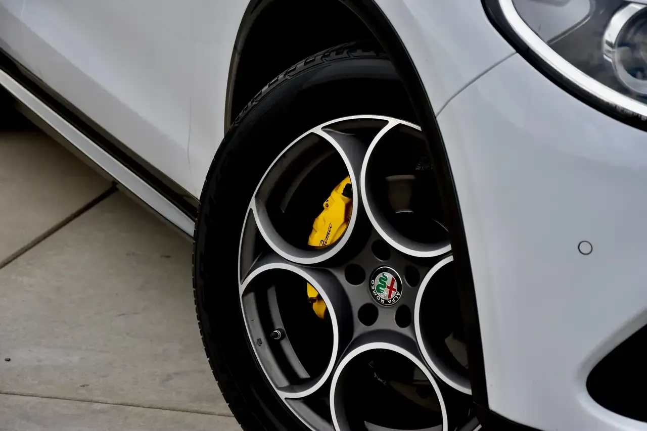 Alfa Romeo Stelvio - 26