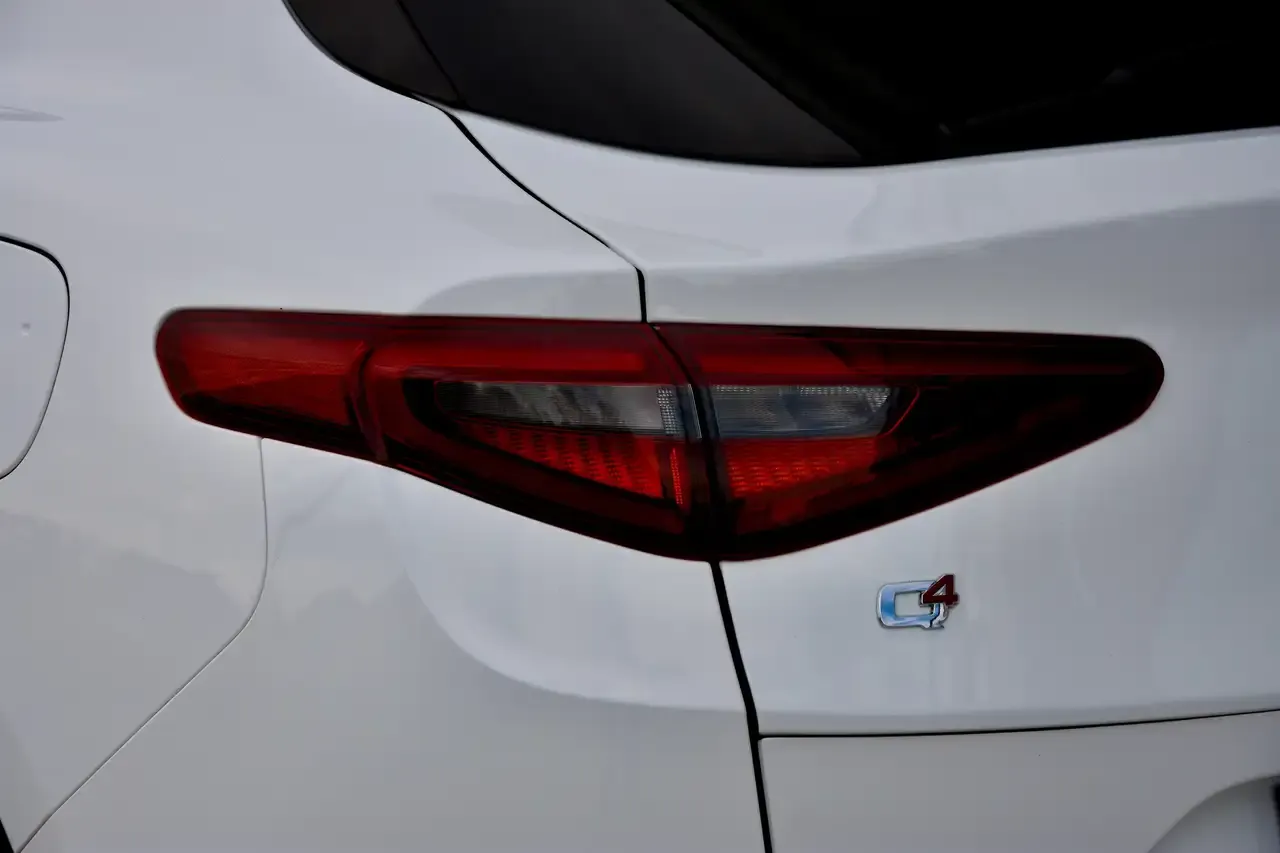 Alfa Romeo Stelvio - 31