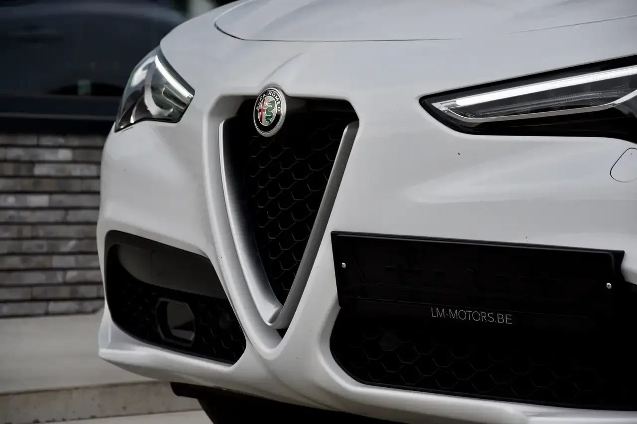 Alfa Romeo Stelvio - 35