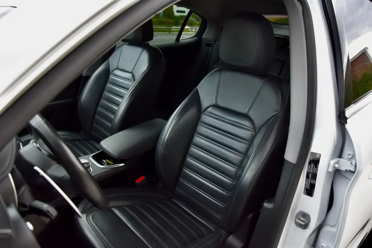 Alfa Romeo Stelvio - 8