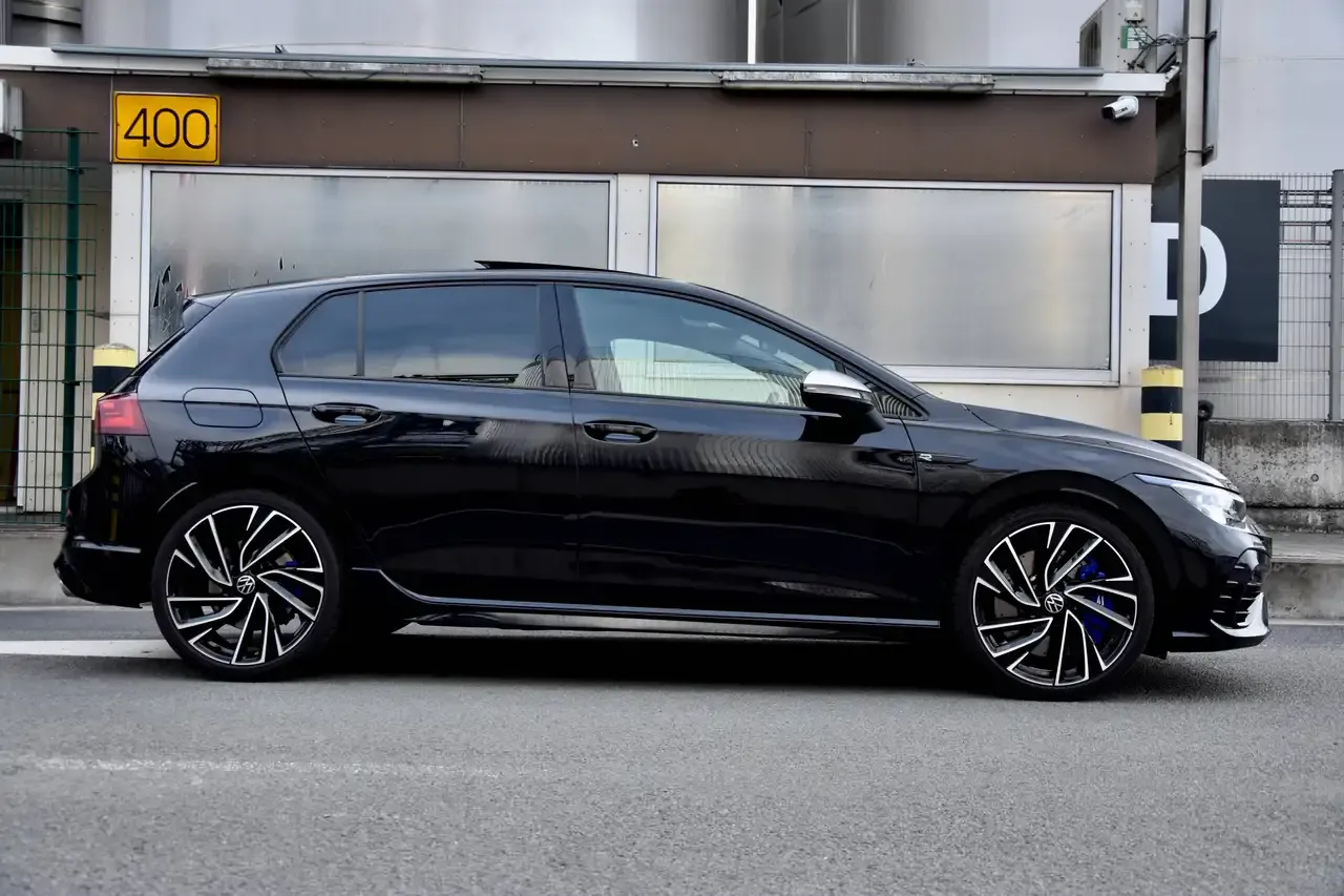 Volkswagen Golf R - 13