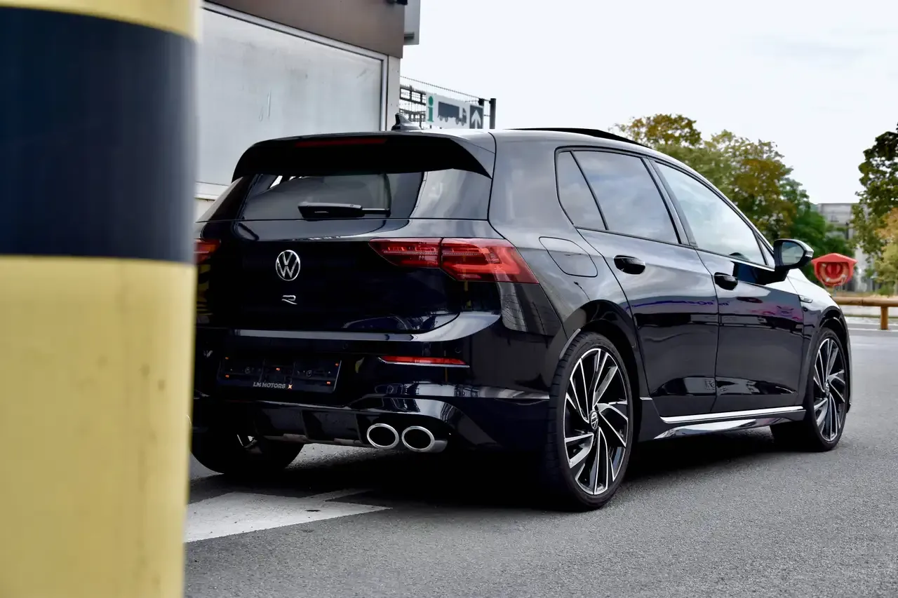 Volkswagen Golf R - 14