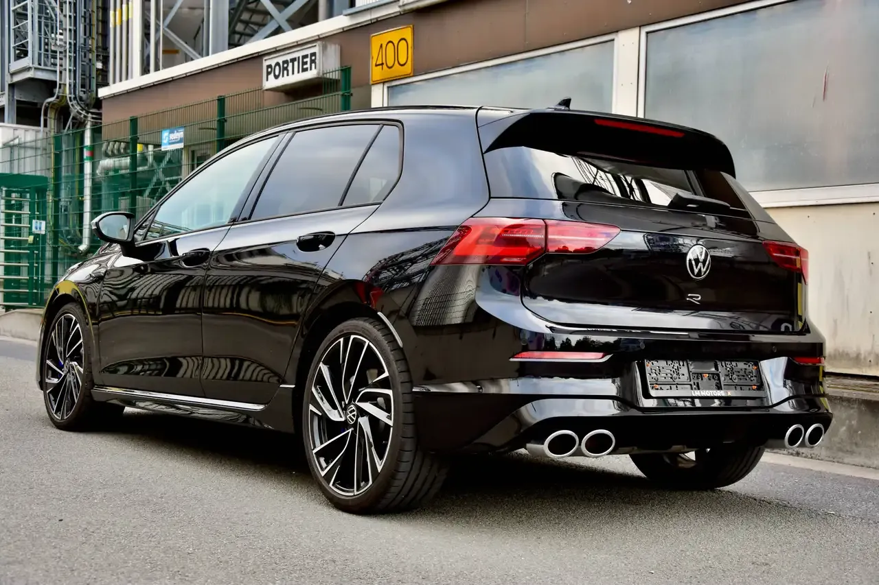 Volkswagen Golf R - 25