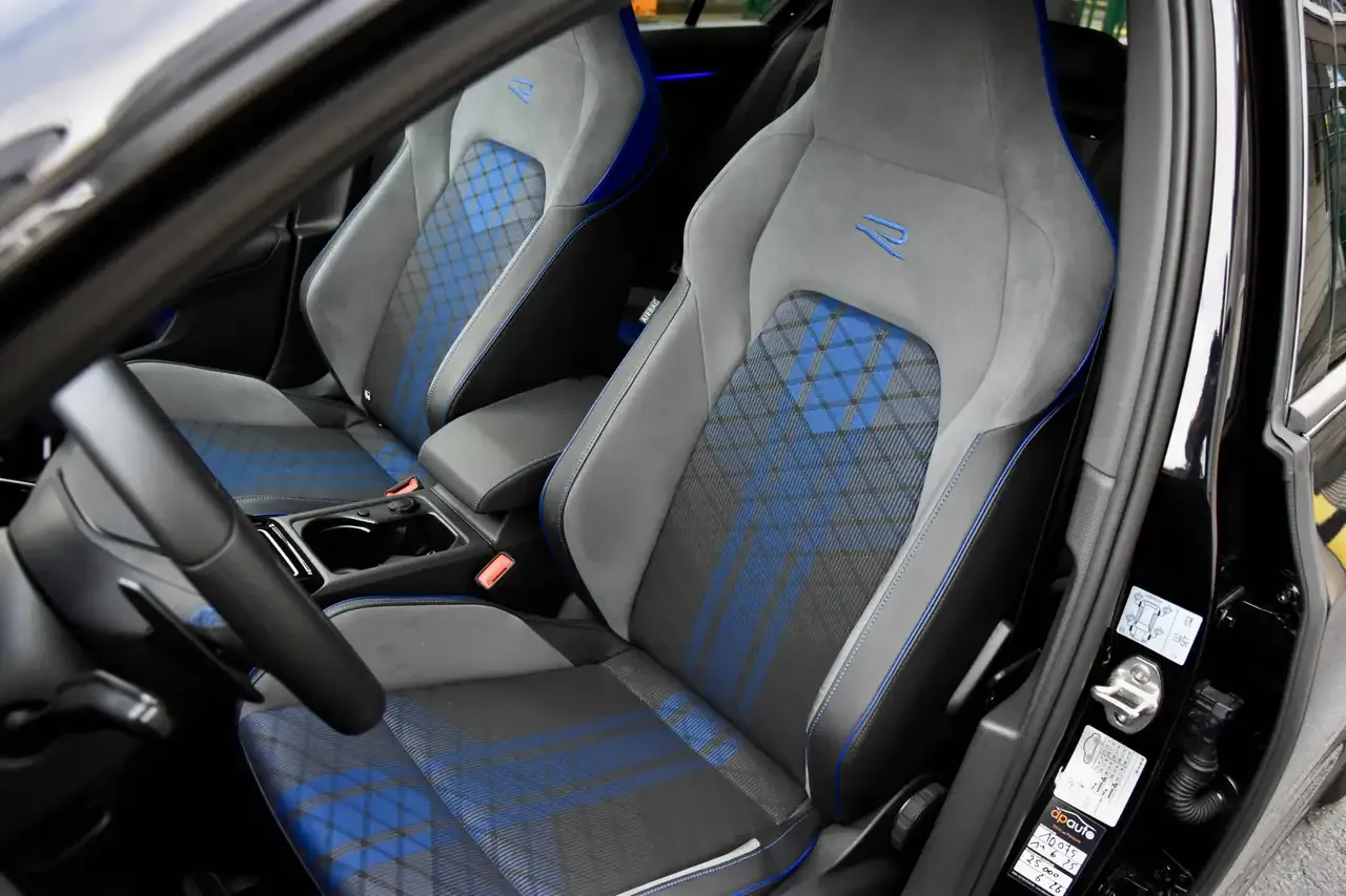 Volkswagen Golf R - 5