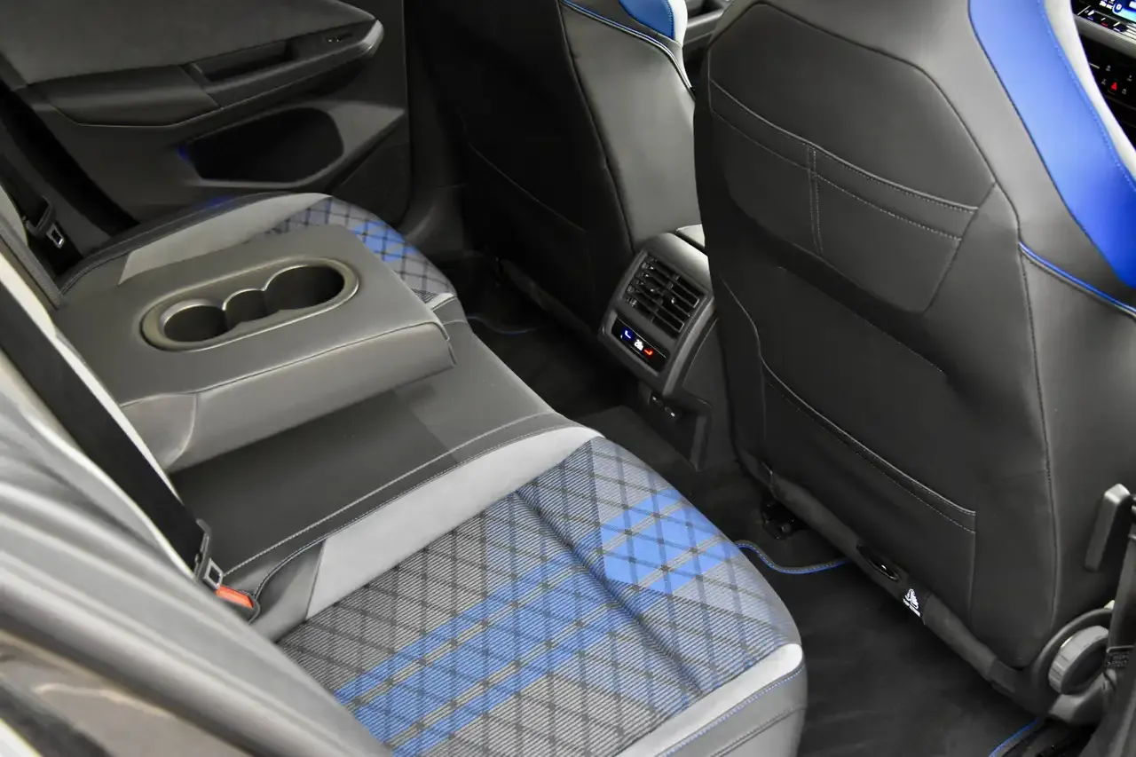 Volkswagen Golf R - 9