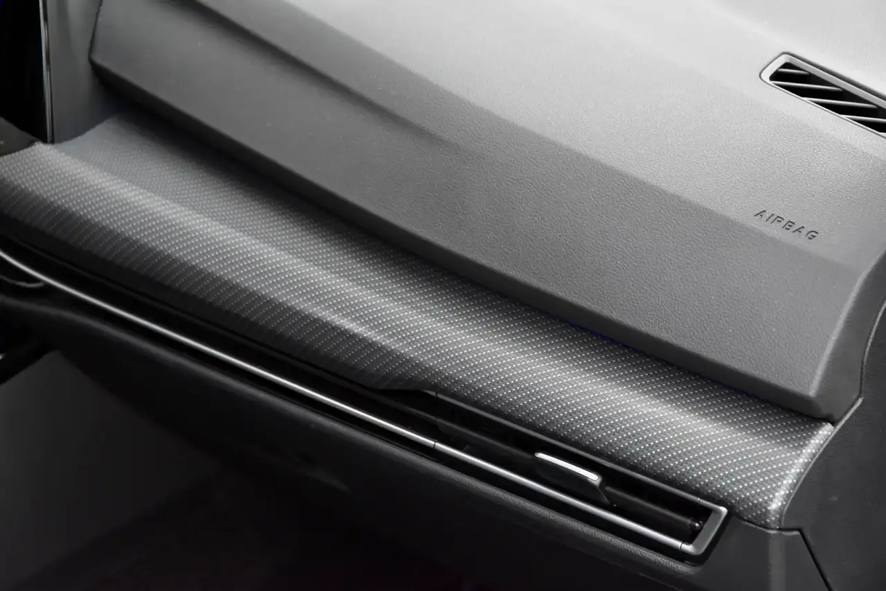 Volkswagen Golf R - 10