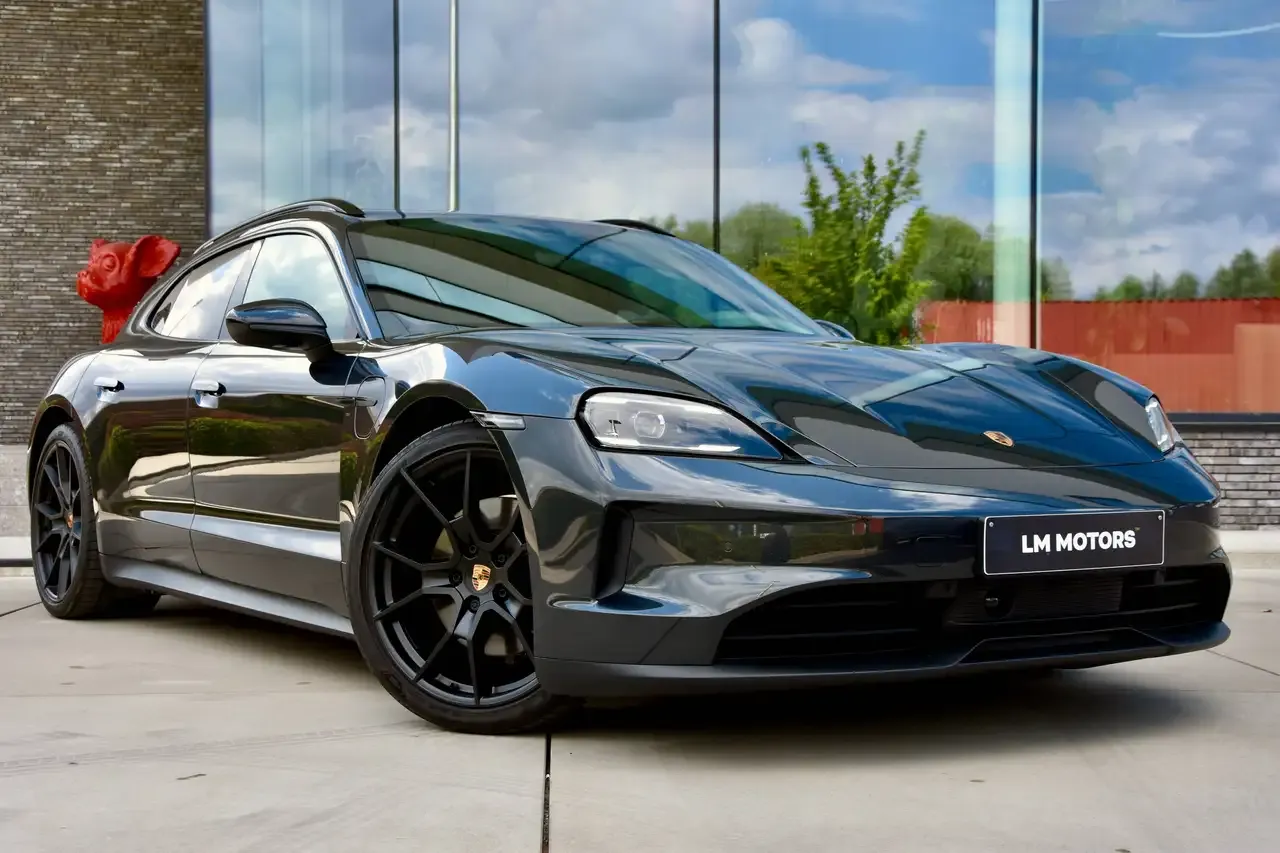 Porsche Taycan - 1