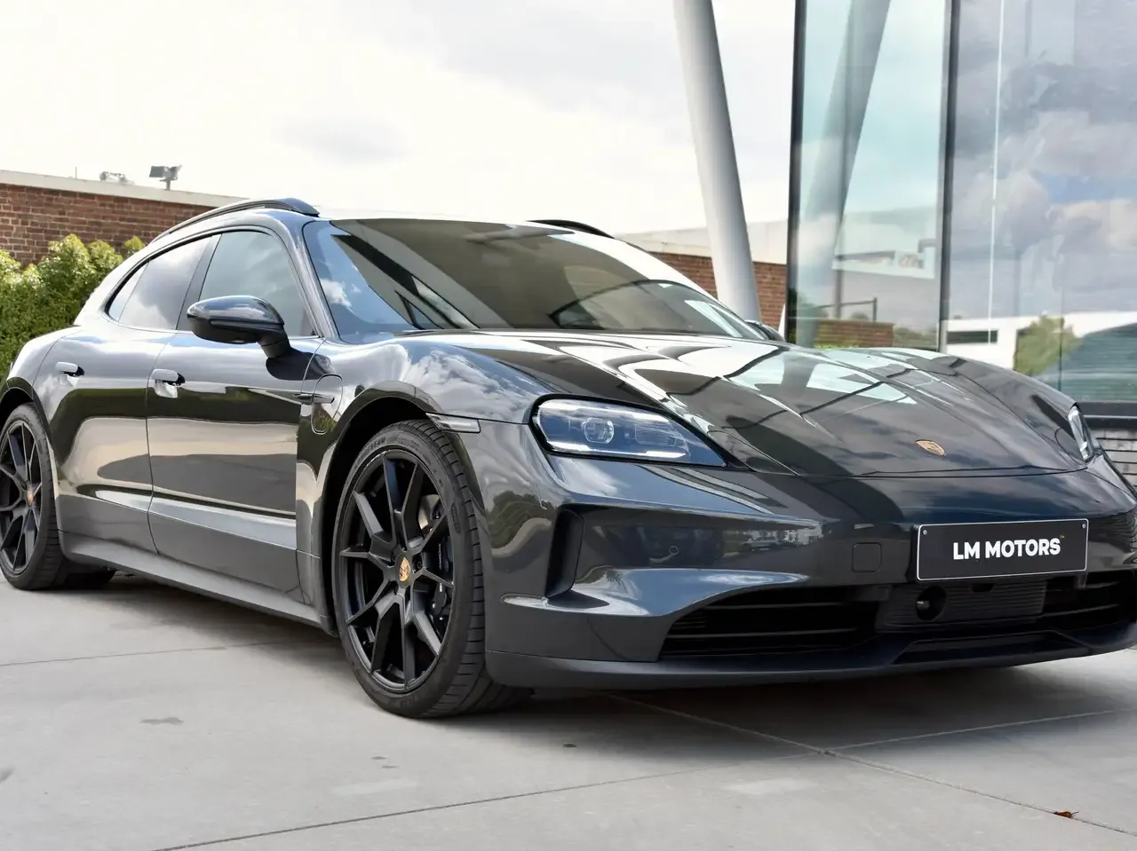 Porsche Taycan - 11