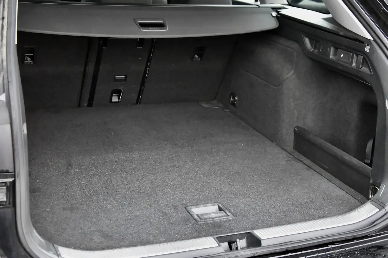 Volkswagen Passat Variant - 9