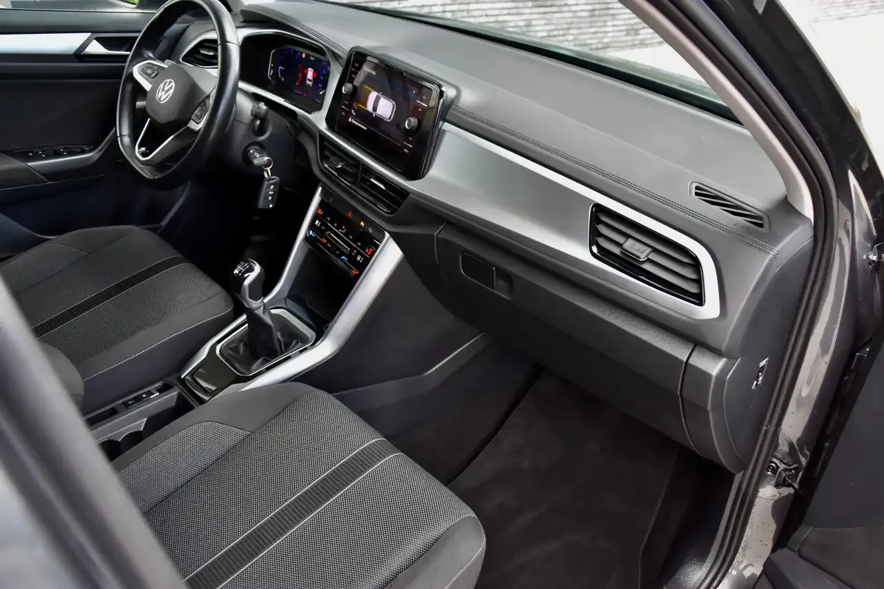 Volkswagen T-Roc - 12
