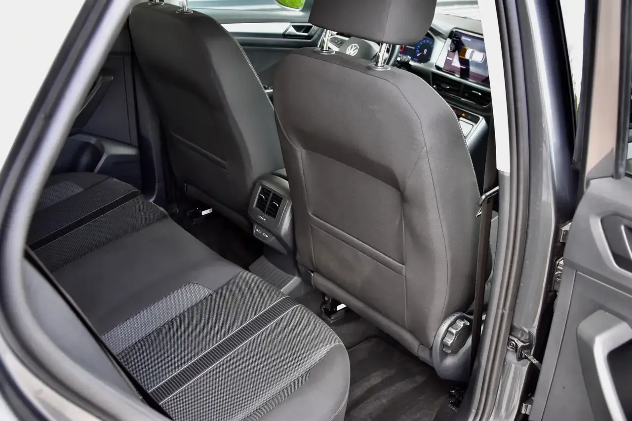 Volkswagen T-Roc - 10