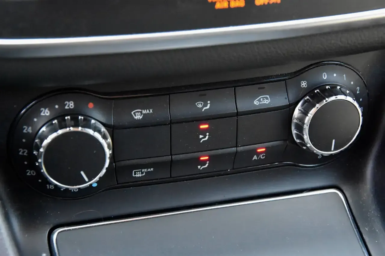 Mercedes-Benz CLA 180 - 19
